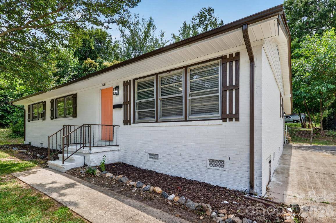 2216 Milton RD, Charlotte, NC 28215