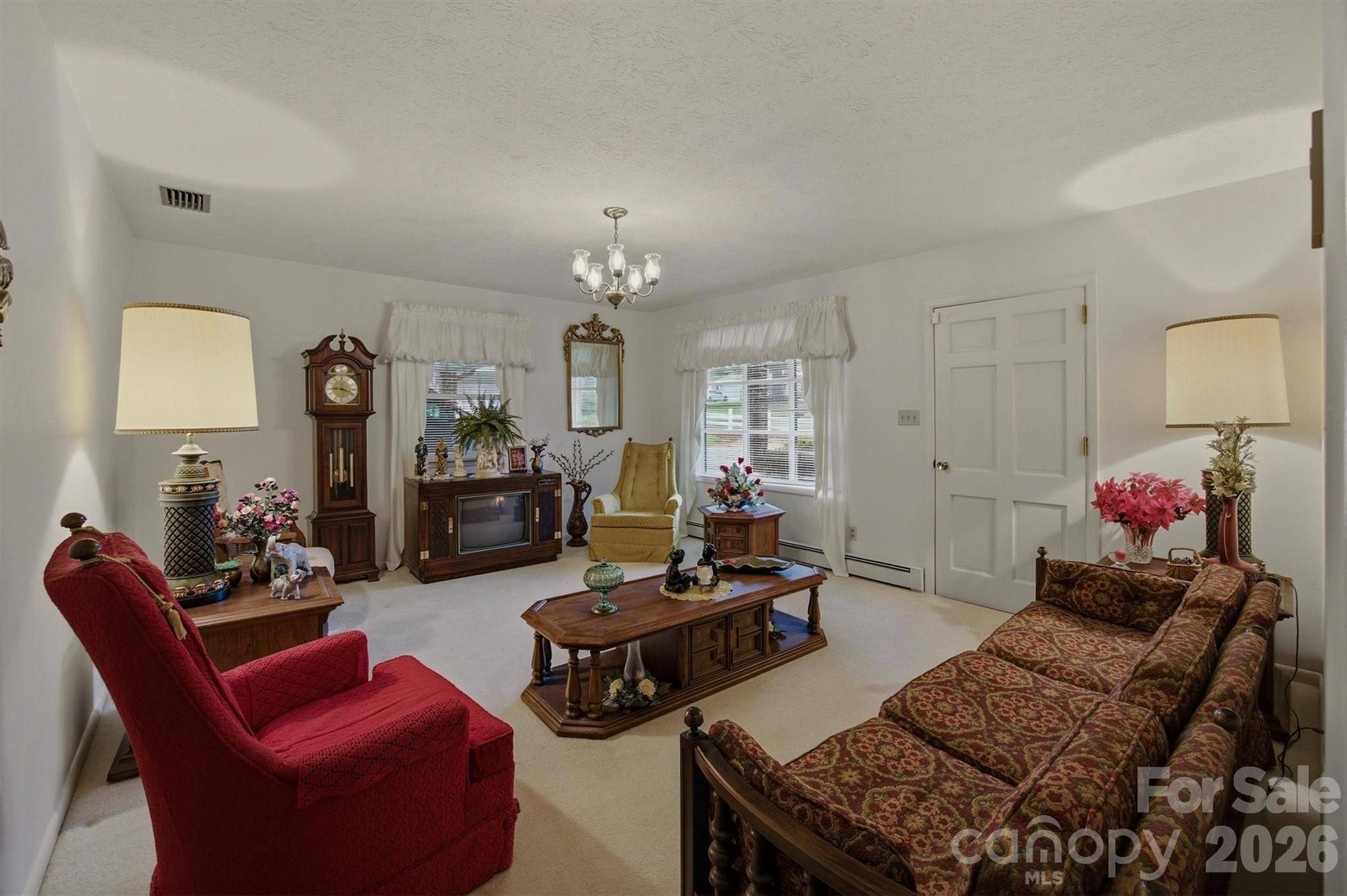2711 Fairway Acres CIR, Lenoir, NC 28645
