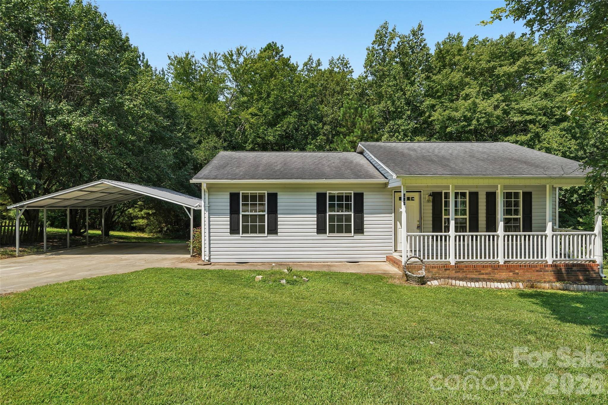 916 Long Branch RD, Grover, NC 28073