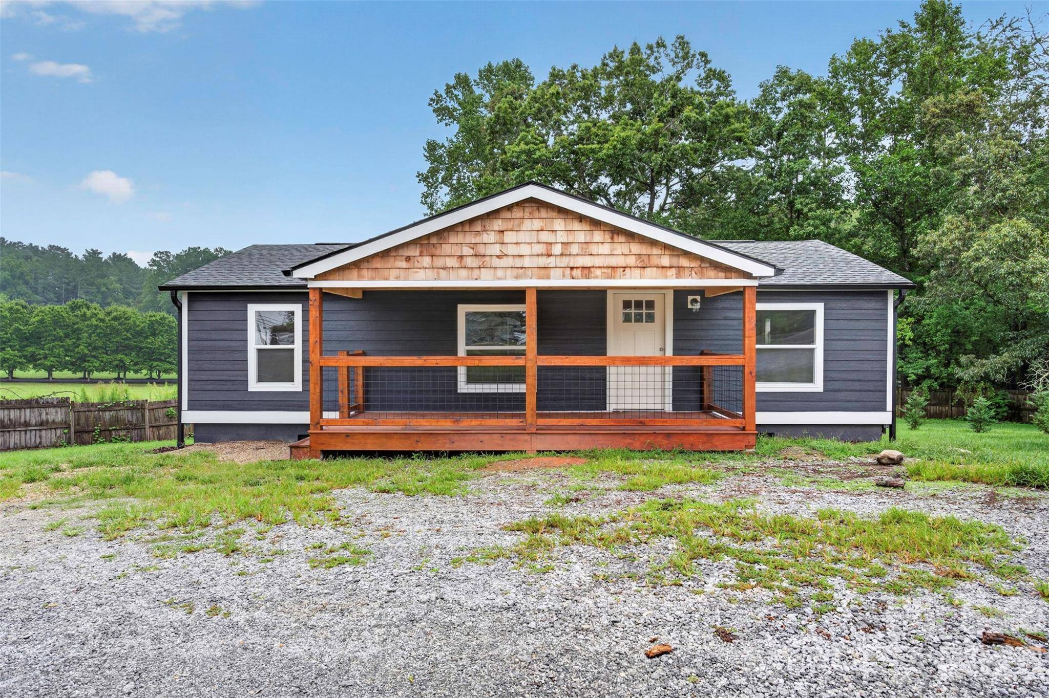 74 TJ TRL, Hendersonville, NC 28792