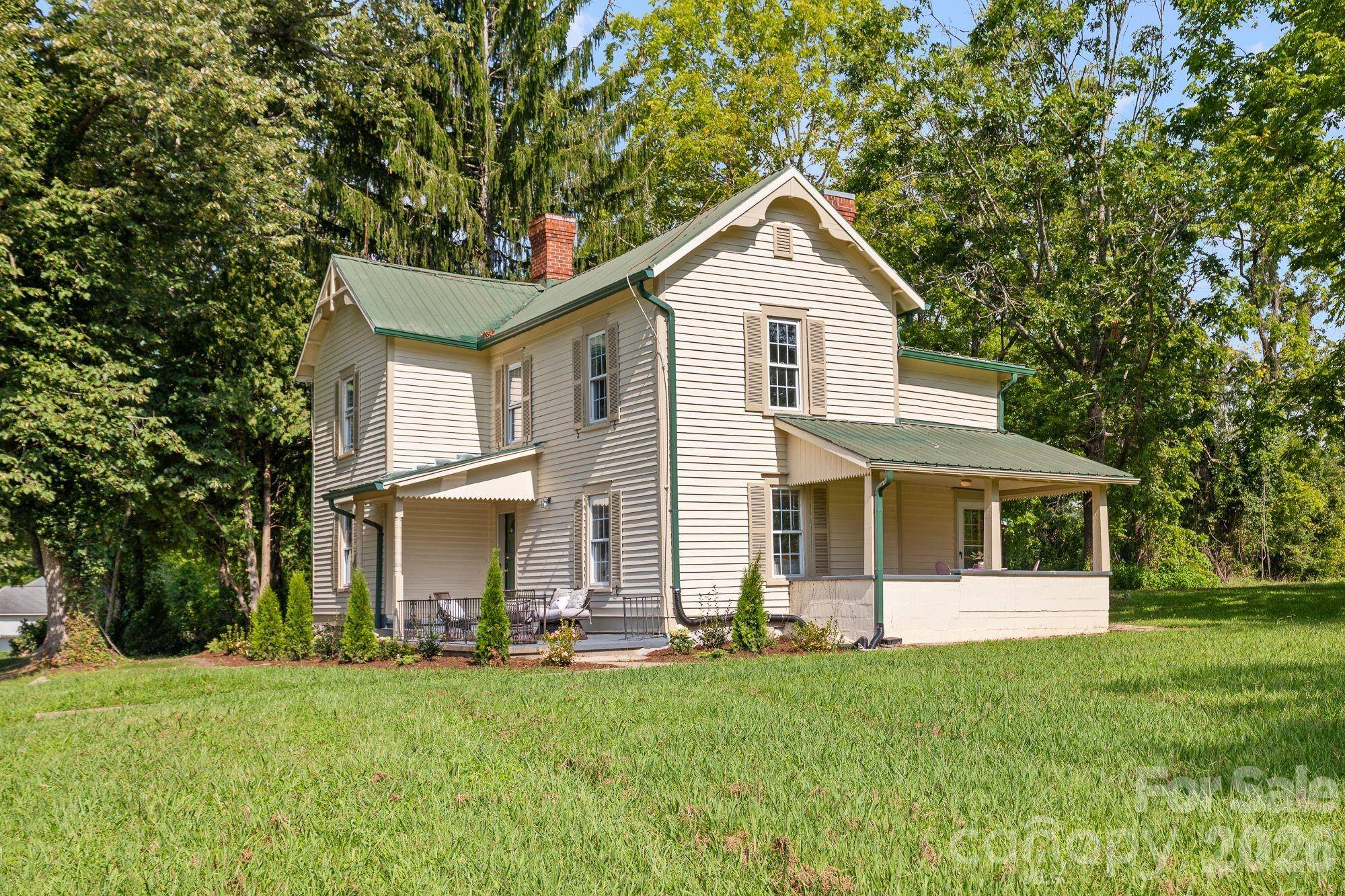 250 Justice Ridge RD, Candler, NC 28715