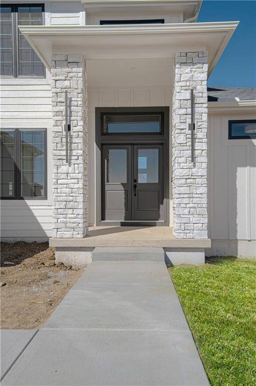 2306 Foxtail DR, Kearney, MO 64060