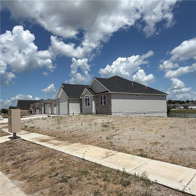 2351 Foxtail DR, Kearney, MO 64060