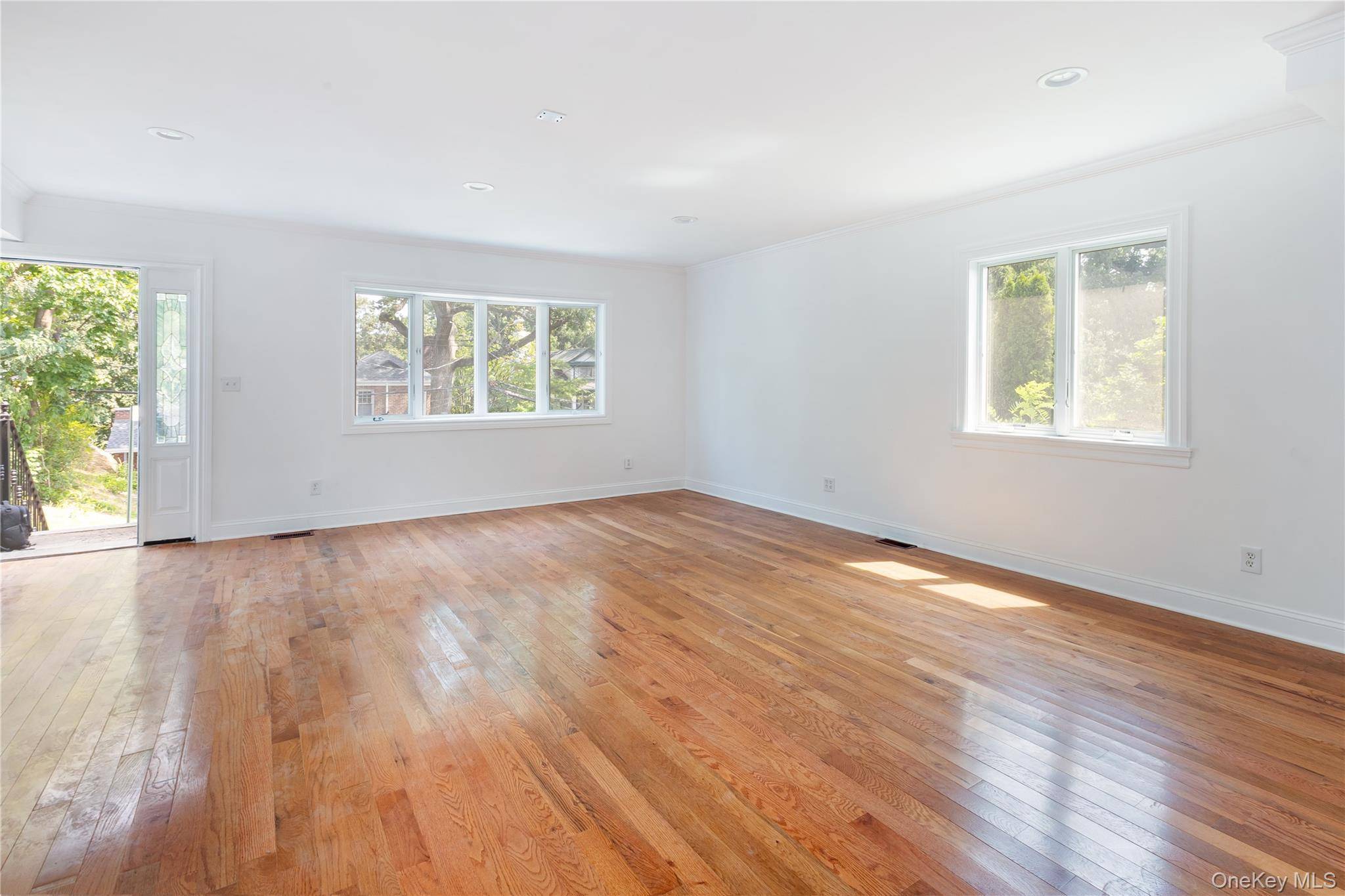 5637 Delafield AVE, Bronx, NY 10471