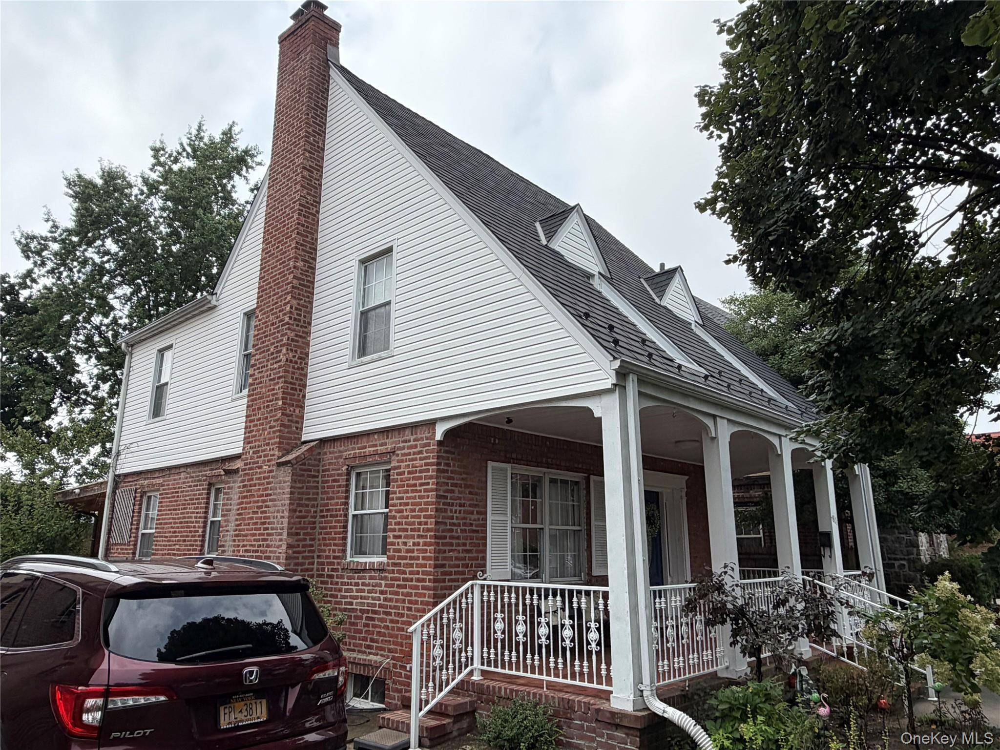 4806 215th ST, Oakland Gardens, NY 11364