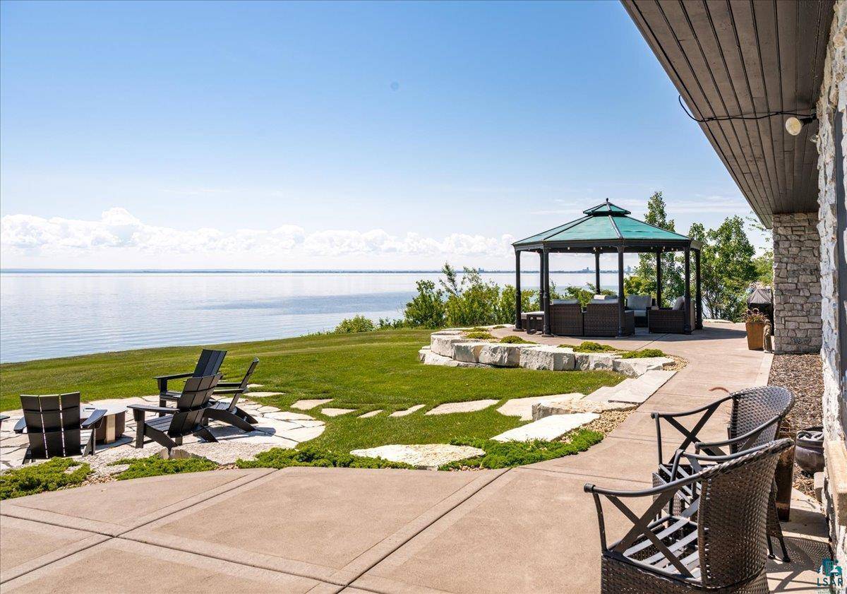 2836 London Rd, Duluth, MN 55811