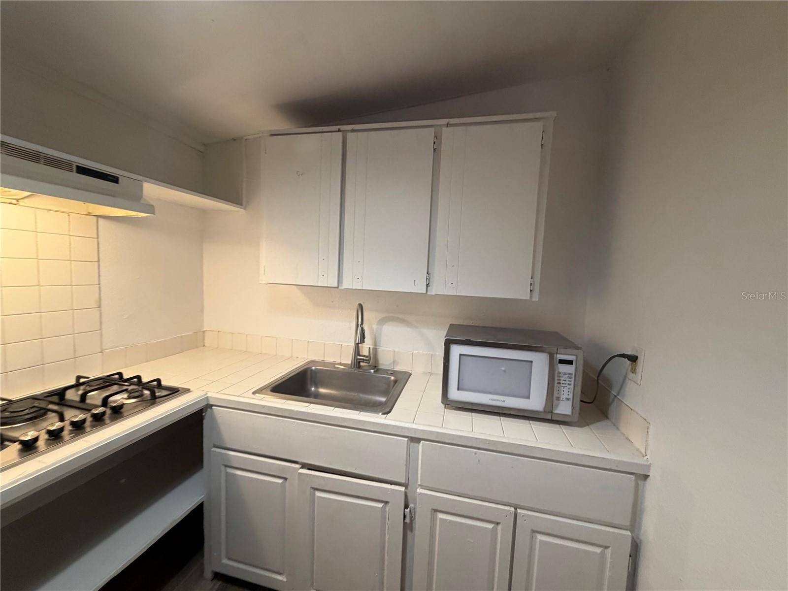 410 W HOWRY AVE #D, Deland, FL 32720