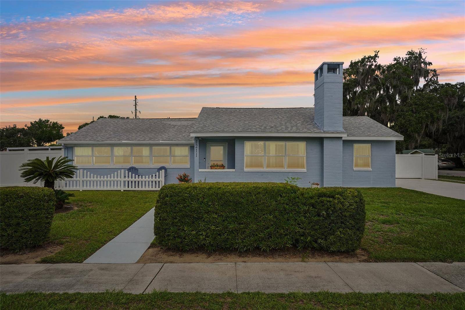 1211 MORNINGSIDE DR, Mount Dora, FL 32757