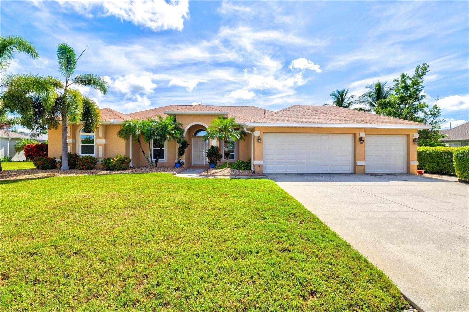 203 LAKE VICTORIA CT, Englewood, FL 34223