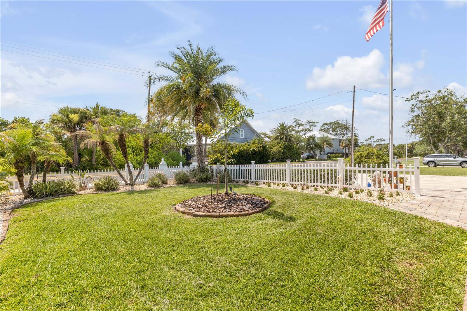 521 S PENINSULA AVE, New Smyrna Beach, FL 32169