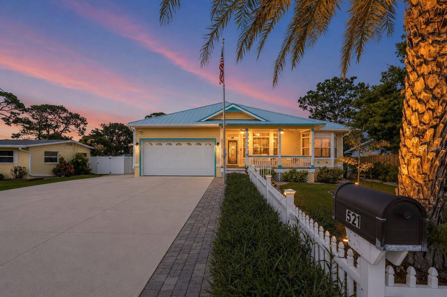521 S PENINSULA AVE, New Smyrna Beach, FL 32169