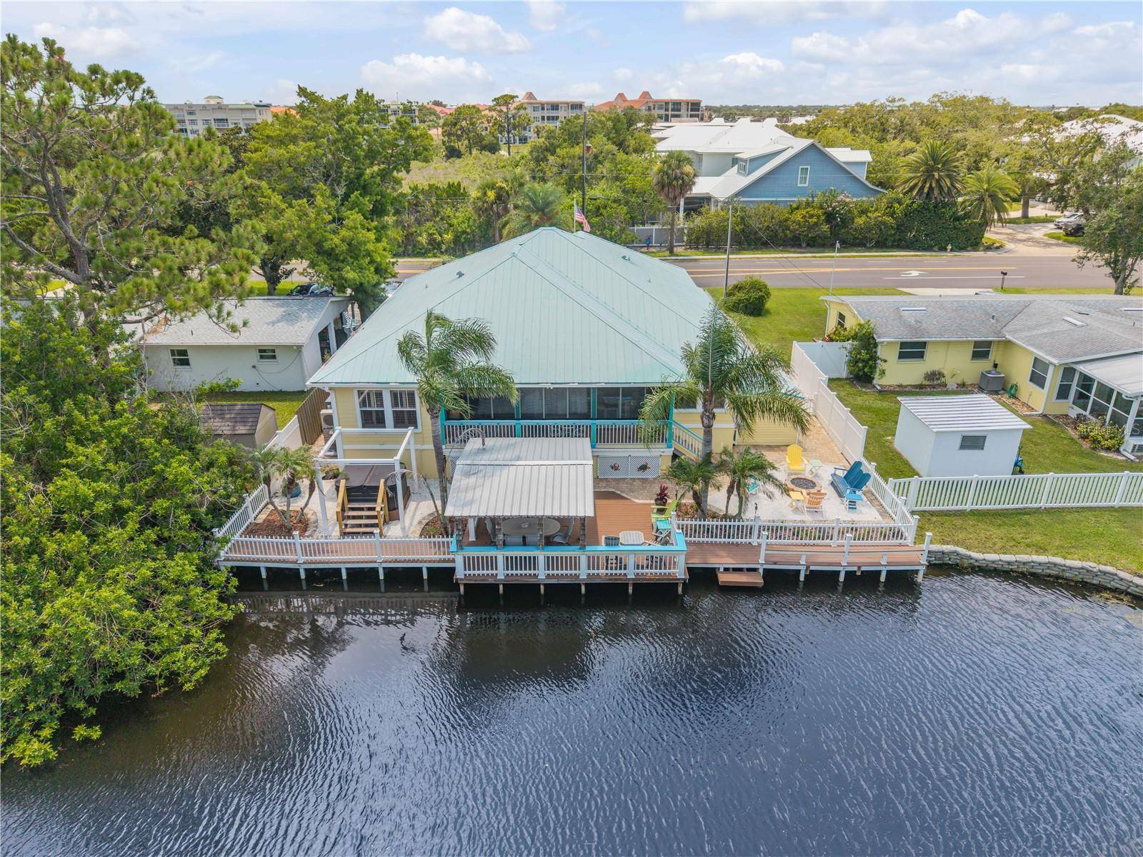 521 S PENINSULA AVE, New Smyrna Beach, FL 32169