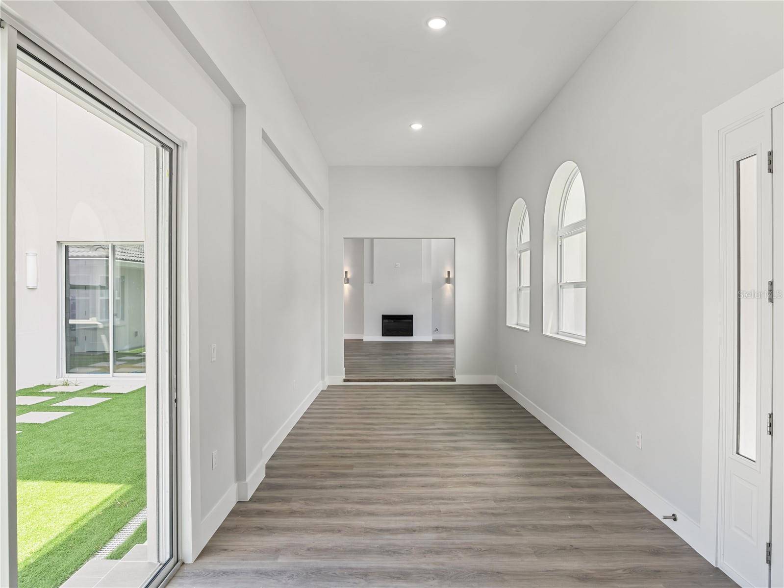 1190 W LAKESHORE DR, Clermont, FL 34711