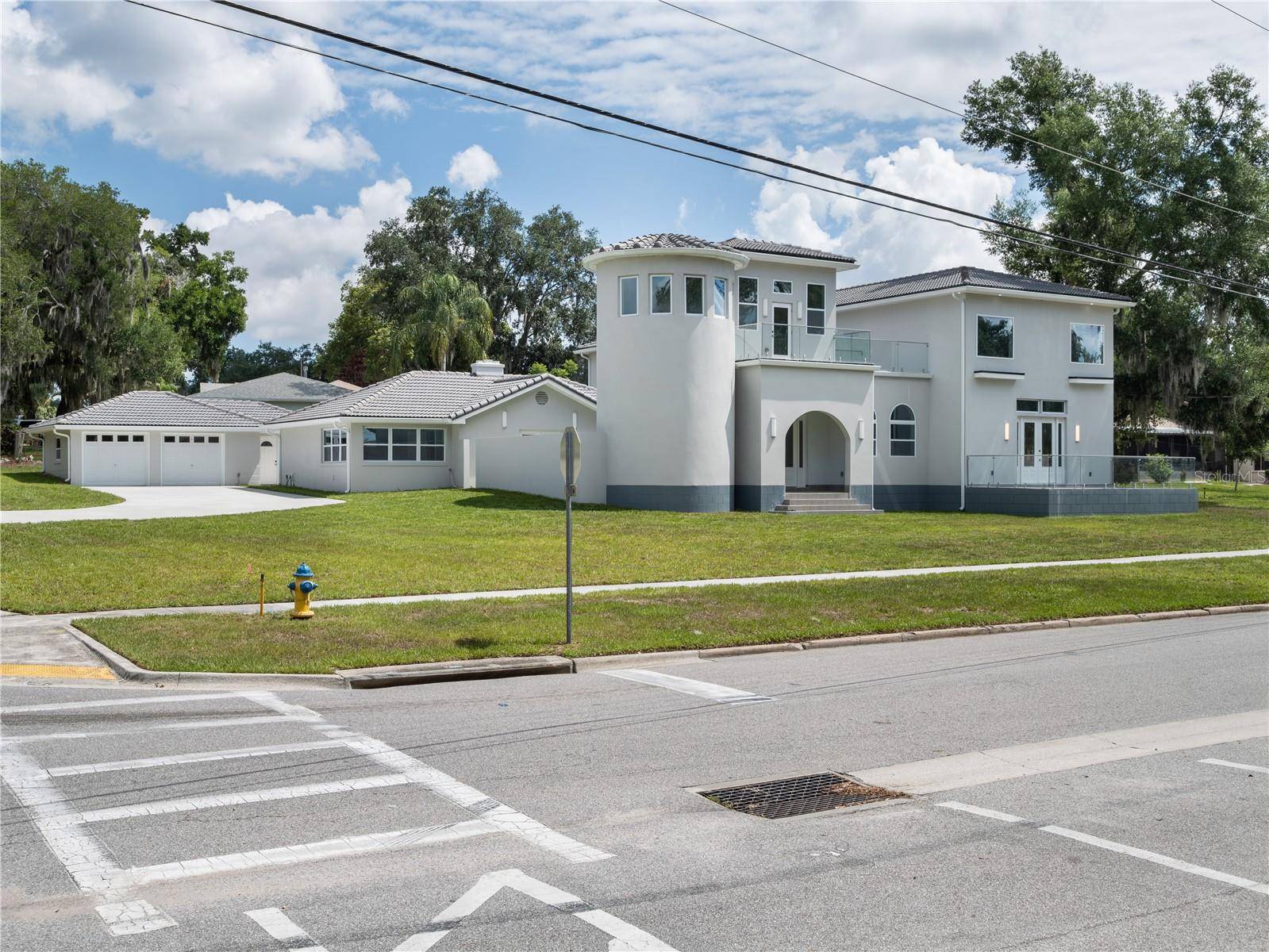 1190 W LAKESHORE DR, Clermont, FL 34711