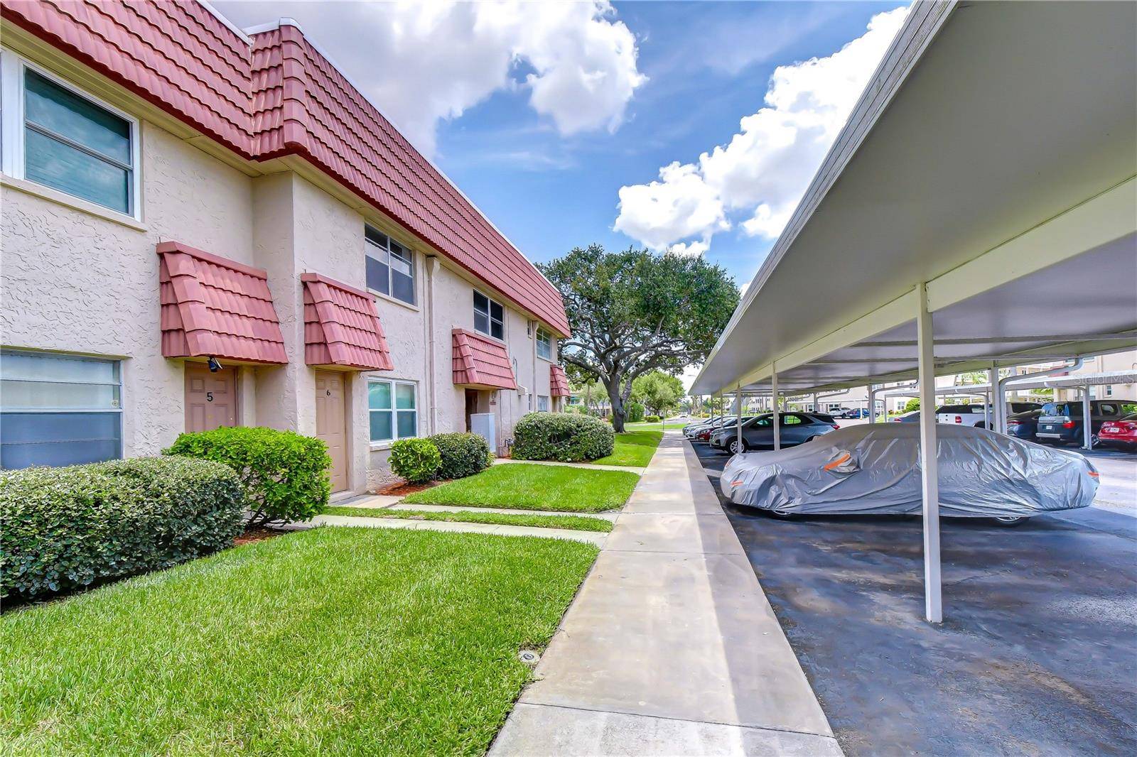 10037 62ND TER N #5, St Petersburg, FL 33708