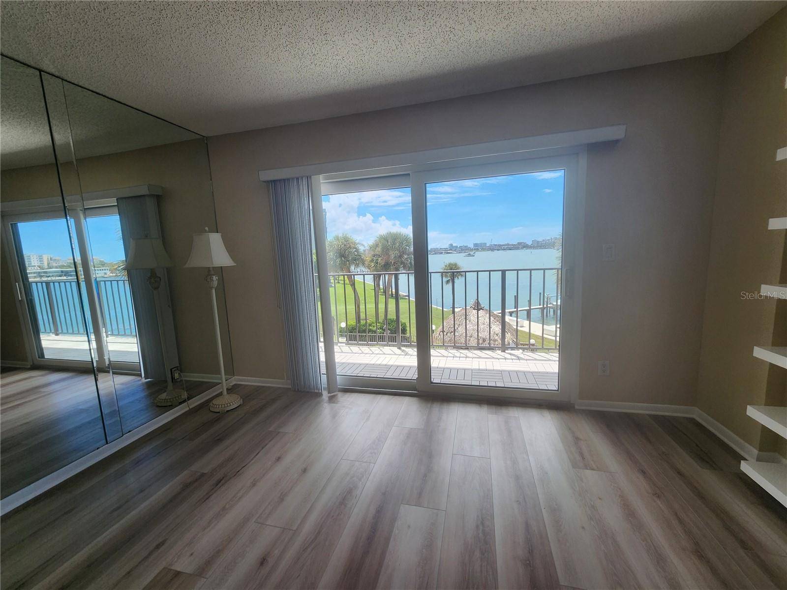 650 ISLAND WAY #302, Clearwater, FL 33767