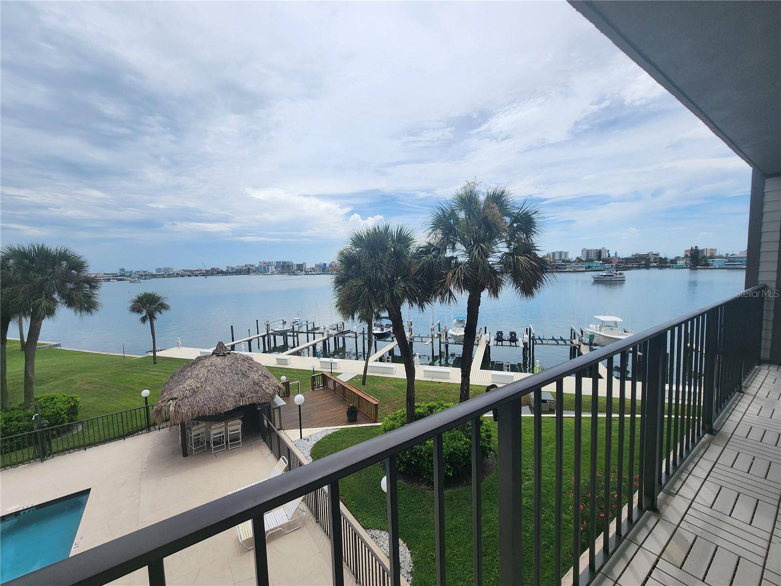 650 ISLAND WAY #302, Clearwater, FL 33767