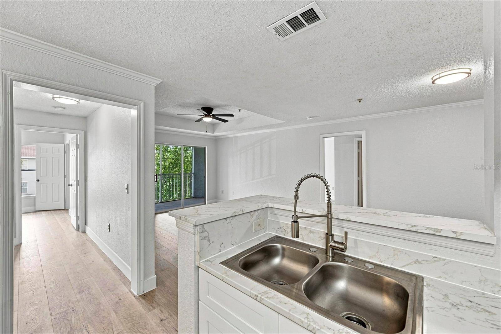 18001 RICHMOND PLACE DR #136, Tampa, FL 33647