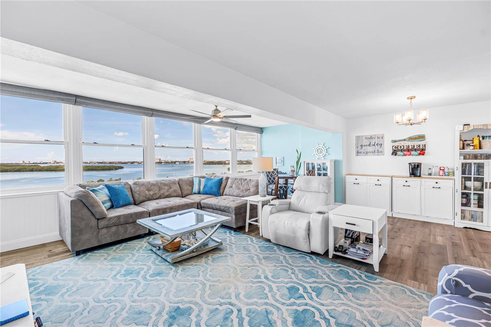 7200 SUNSHINE SKYWAY LN S #8B, St Petersburg, FL 33711