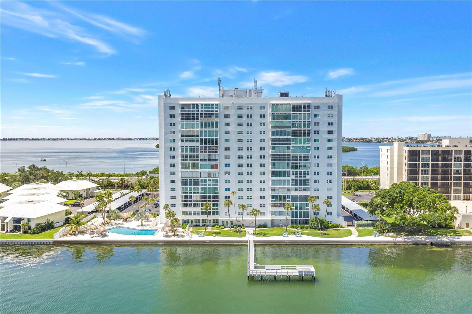 7200 SUNSHINE SKYWAY LN S #8B, St Petersburg, FL 33711