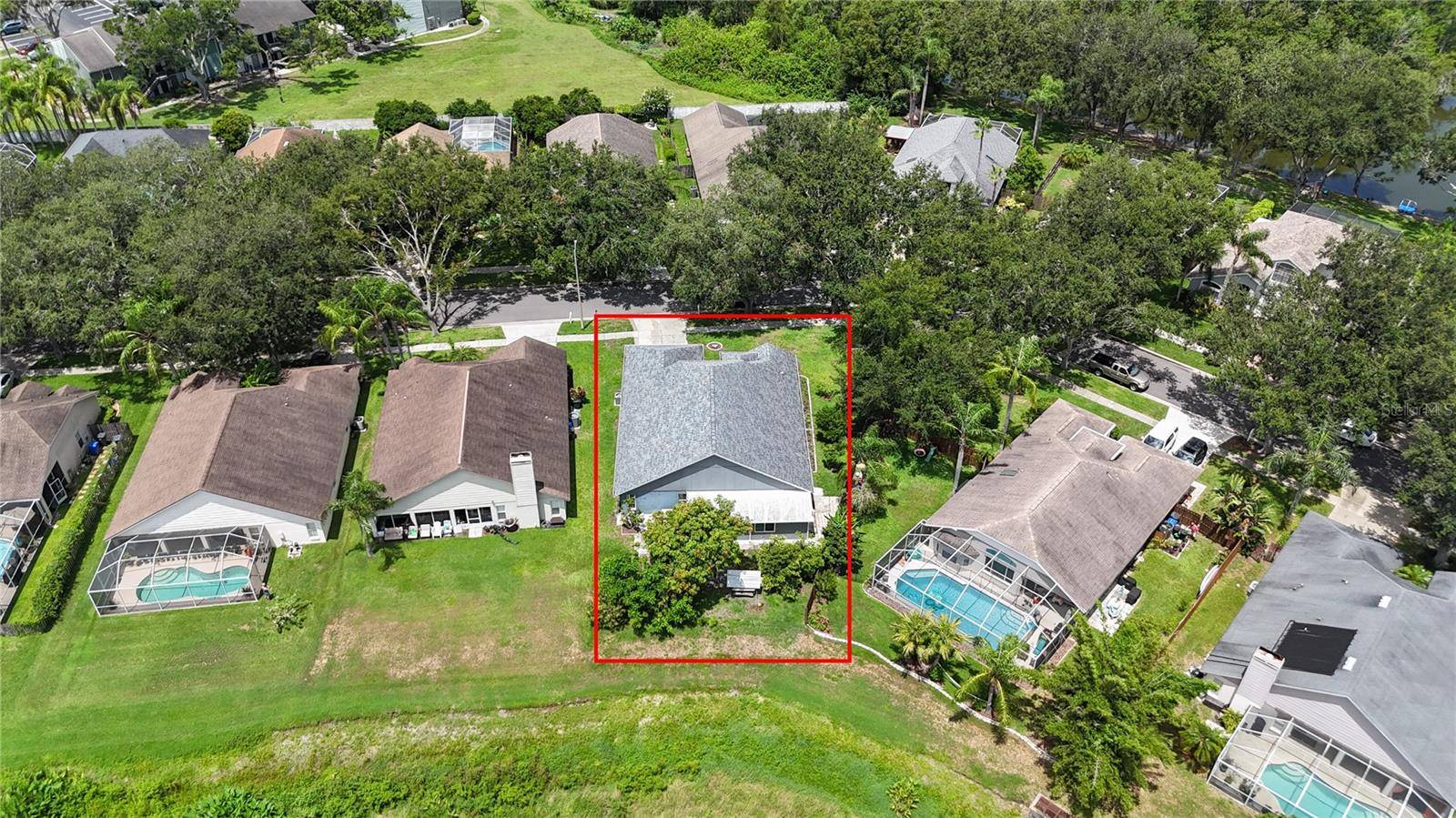 16505 LAKE HEATHER DR, Tampa, FL 33618