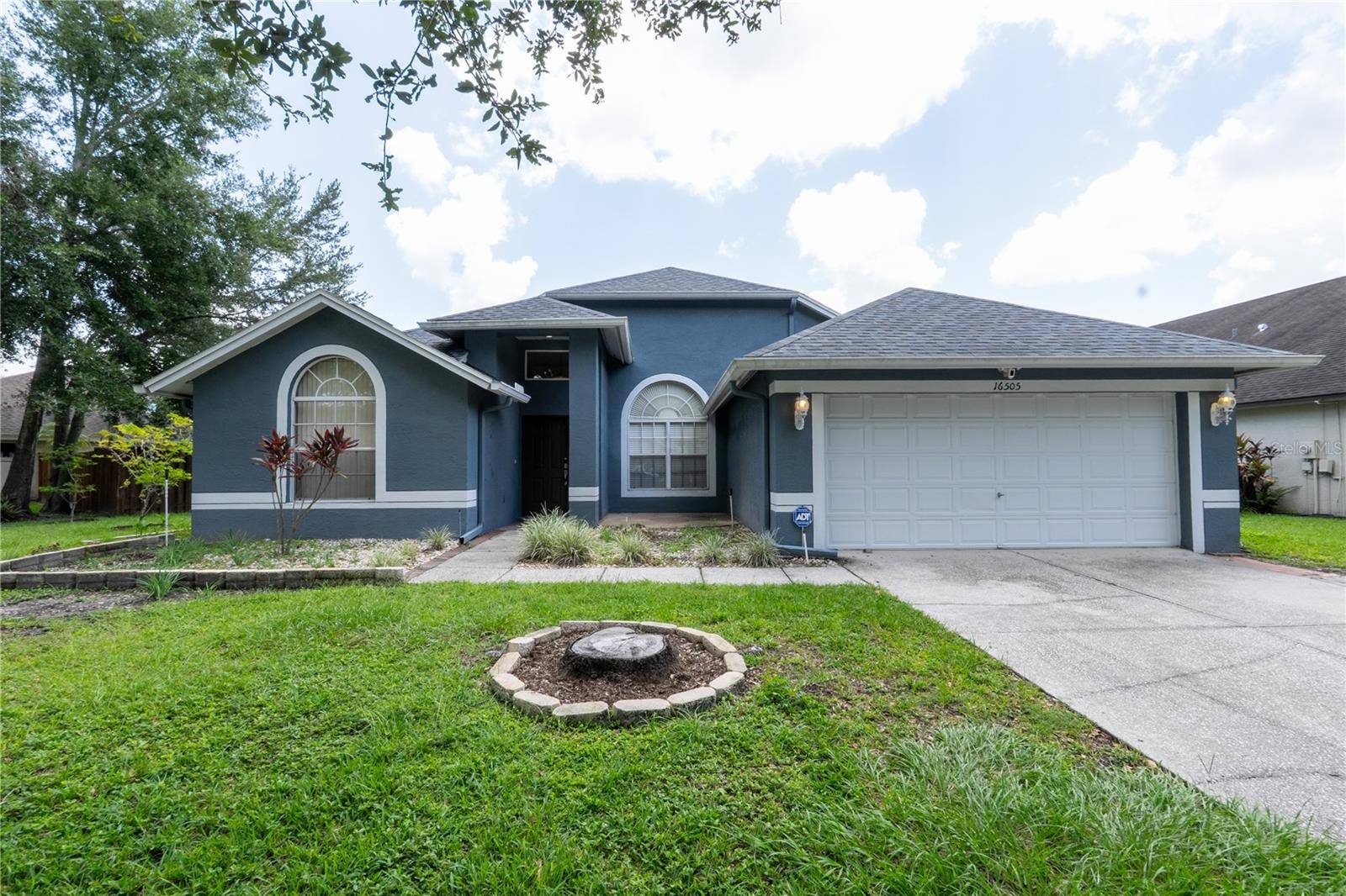 16505 LAKE HEATHER DR, Tampa, FL 33618