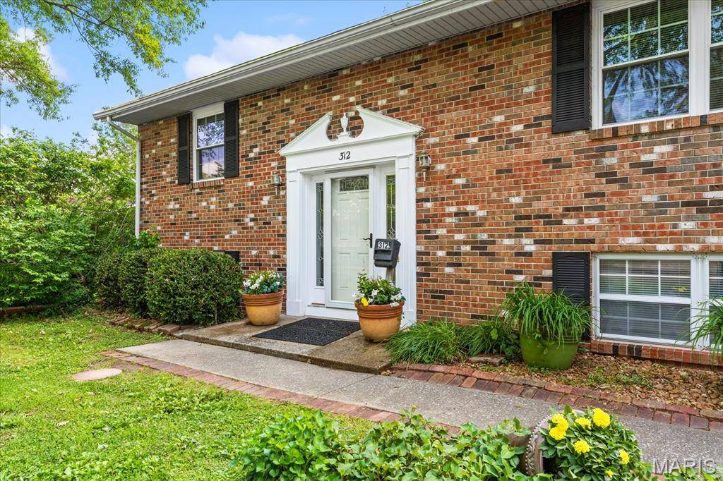 312 S 5th ST, Mascoutah, IL 62258