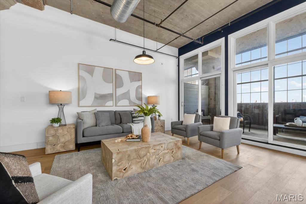 4100 Forest Park AVE #424, St Louis, MO 63108