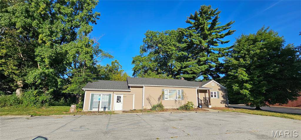 4013 N Illinois ST, Belleville, IL 62226