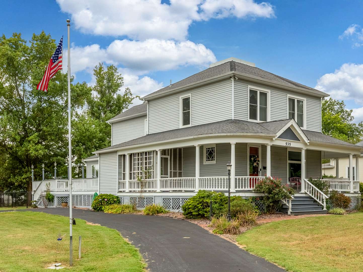 535 E Main ST, Duquoin, IL 62832