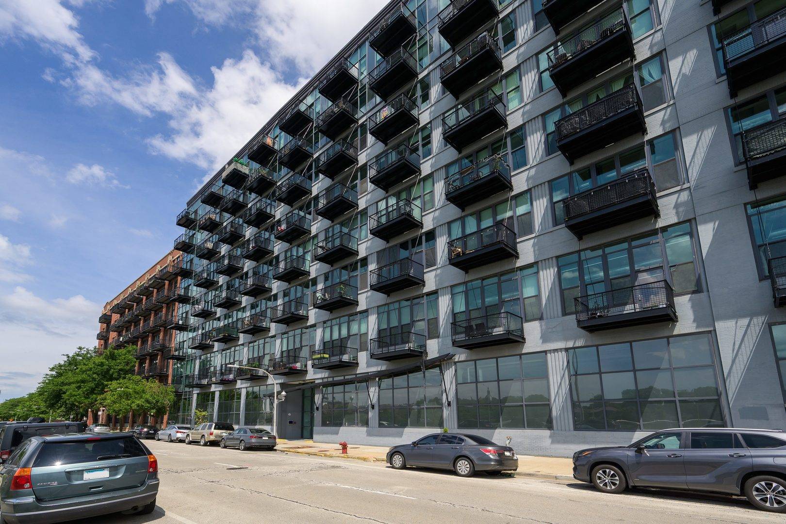1224 W Van Buren ST #604, Chicago, IL 60607