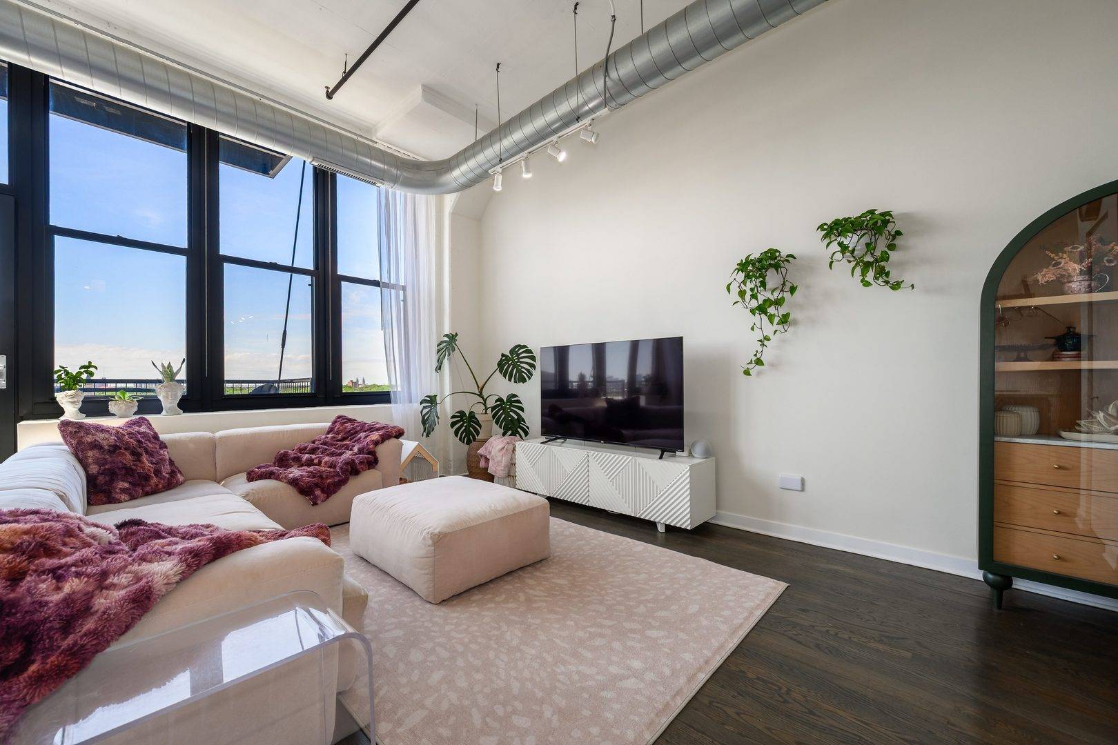 1224 W Van Buren ST #604, Chicago, IL 60607