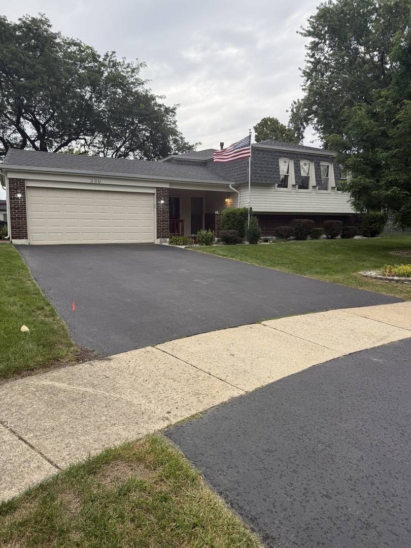 330 Shield CT, Bolingbrook, IL 60440