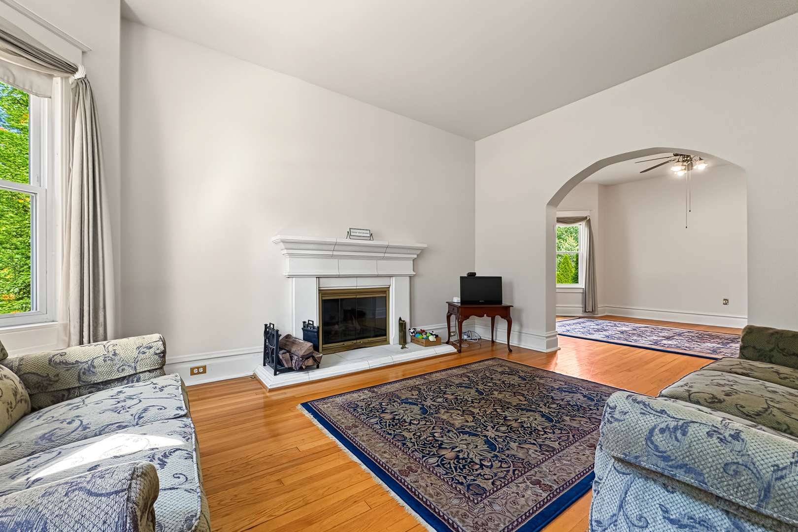 695 Prairie AVE, Glen Ellyn, IL 60137