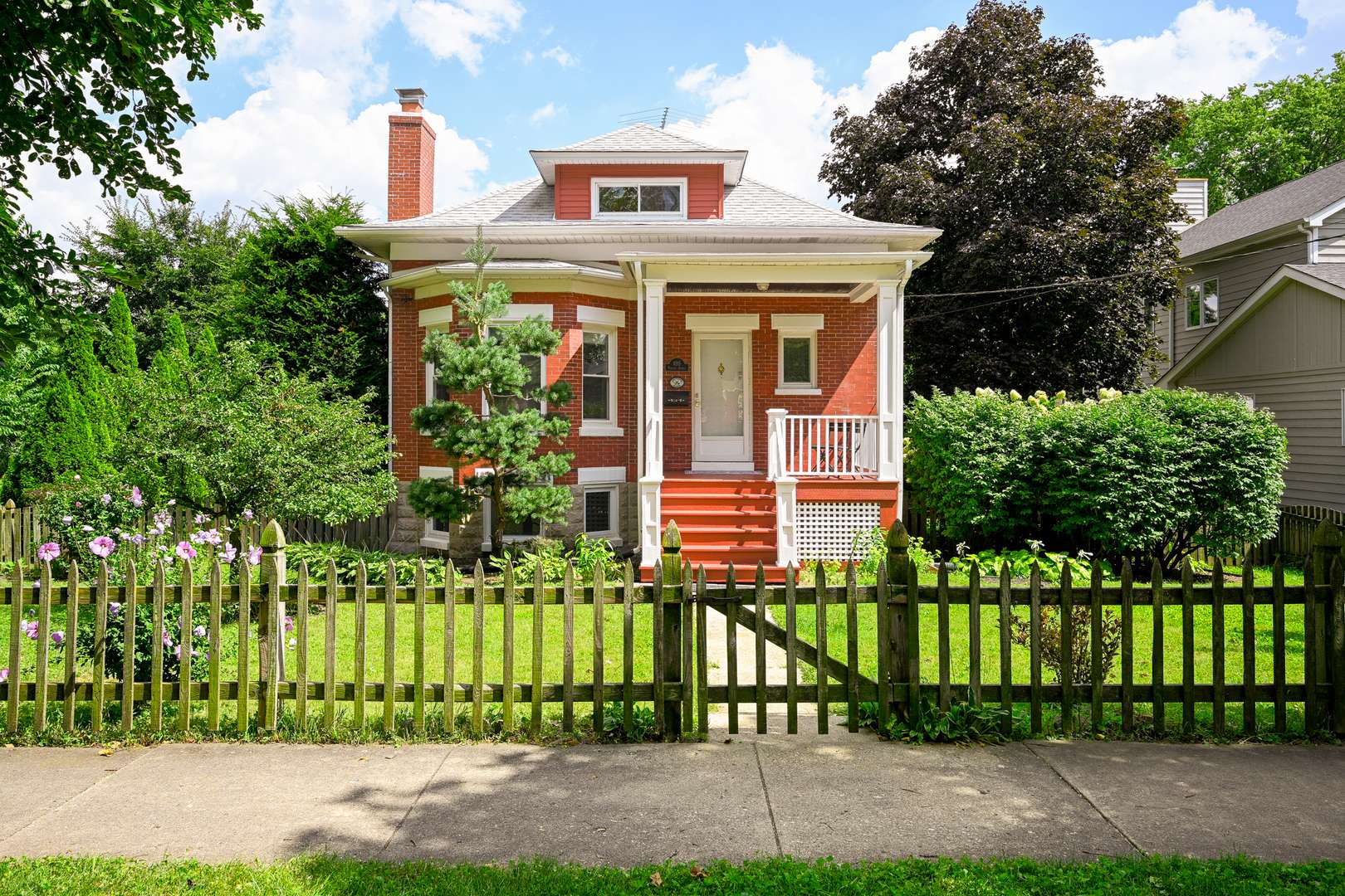 695 Prairie AVE, Glen Ellyn, IL 60137