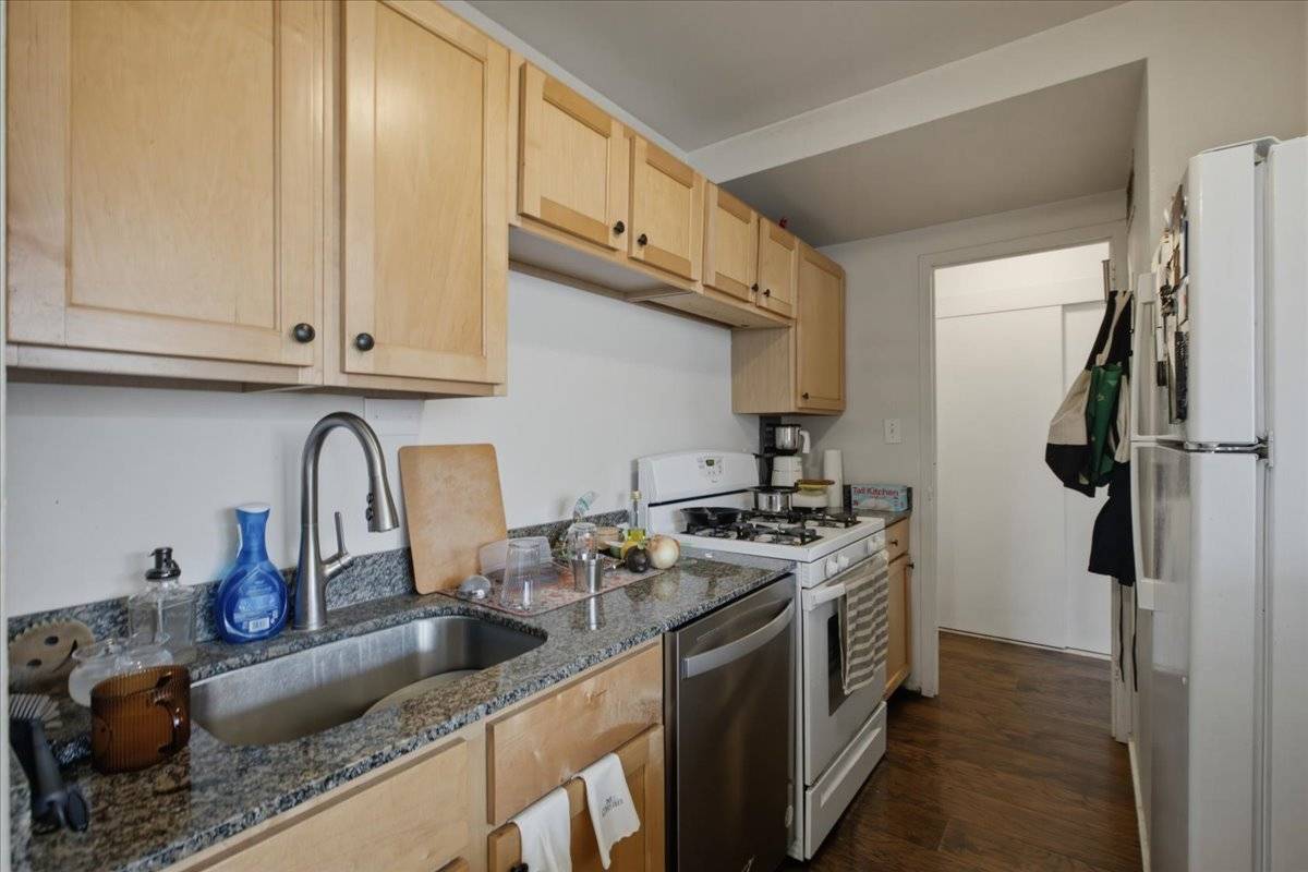 3950 N Lake Shore DR #2103A, Chicago, IL 60613
