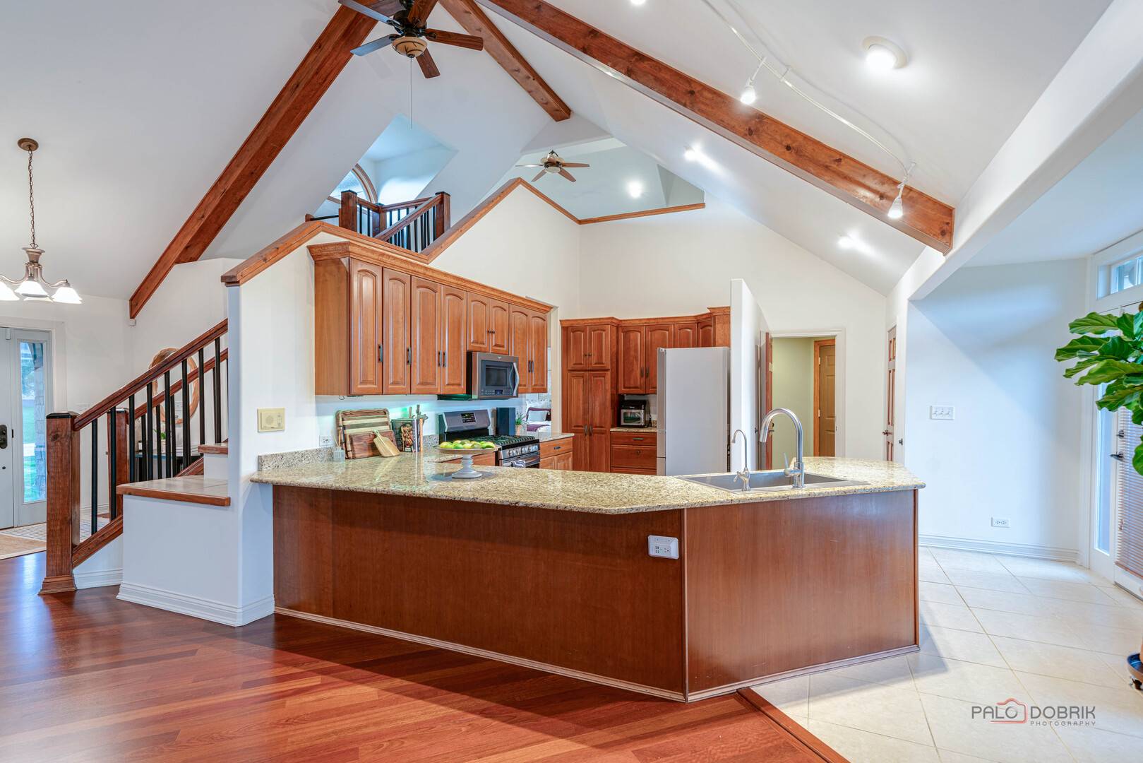 8208 Country Shire LN, Spring Grove, IL 60081