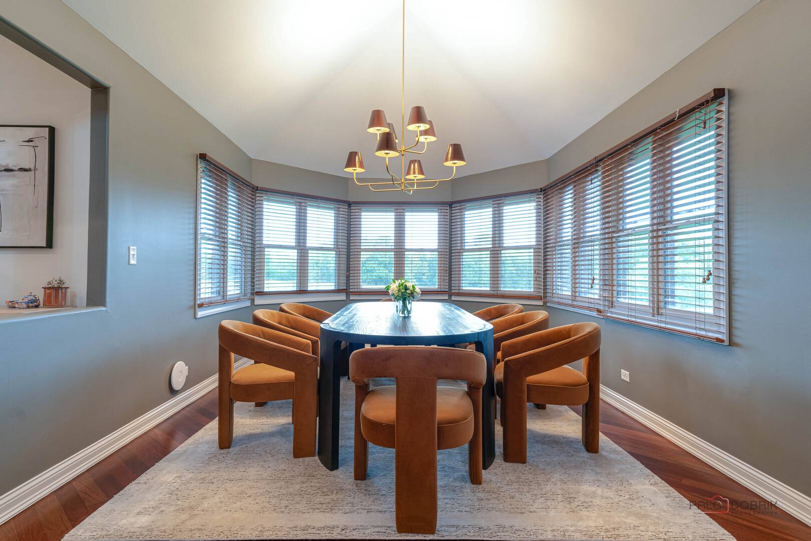 8208 Country Shire LN, Spring Grove, IL 60081