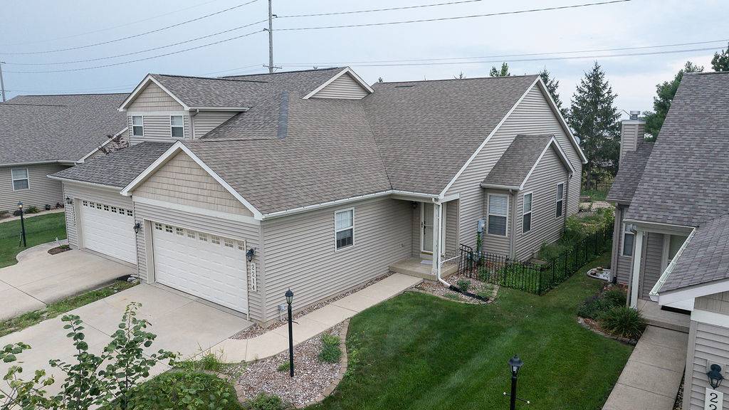 2214 Pebblebrook LN, Urbana, IL 61802