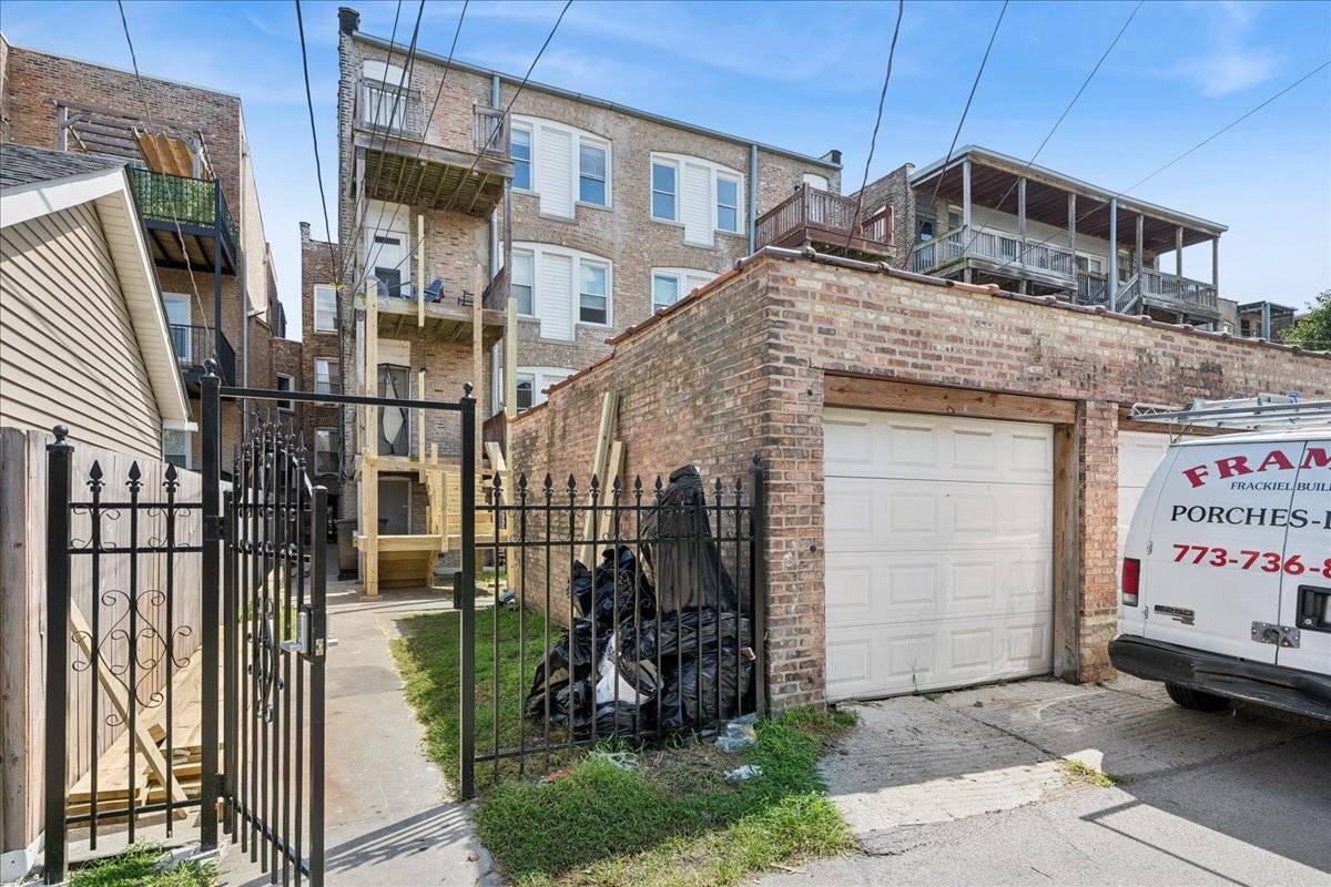 4530 S King DR, Chicago, IL 60653