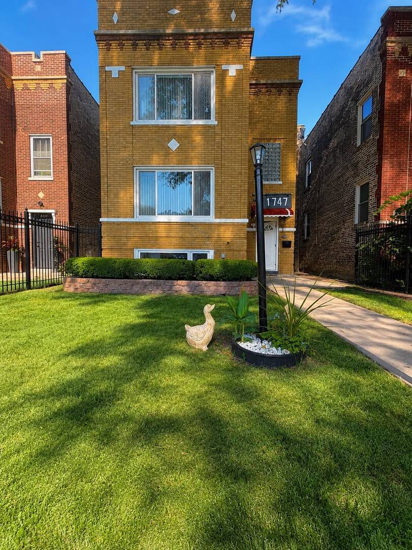 1747 N Luna AVE, Chicago, IL 60639