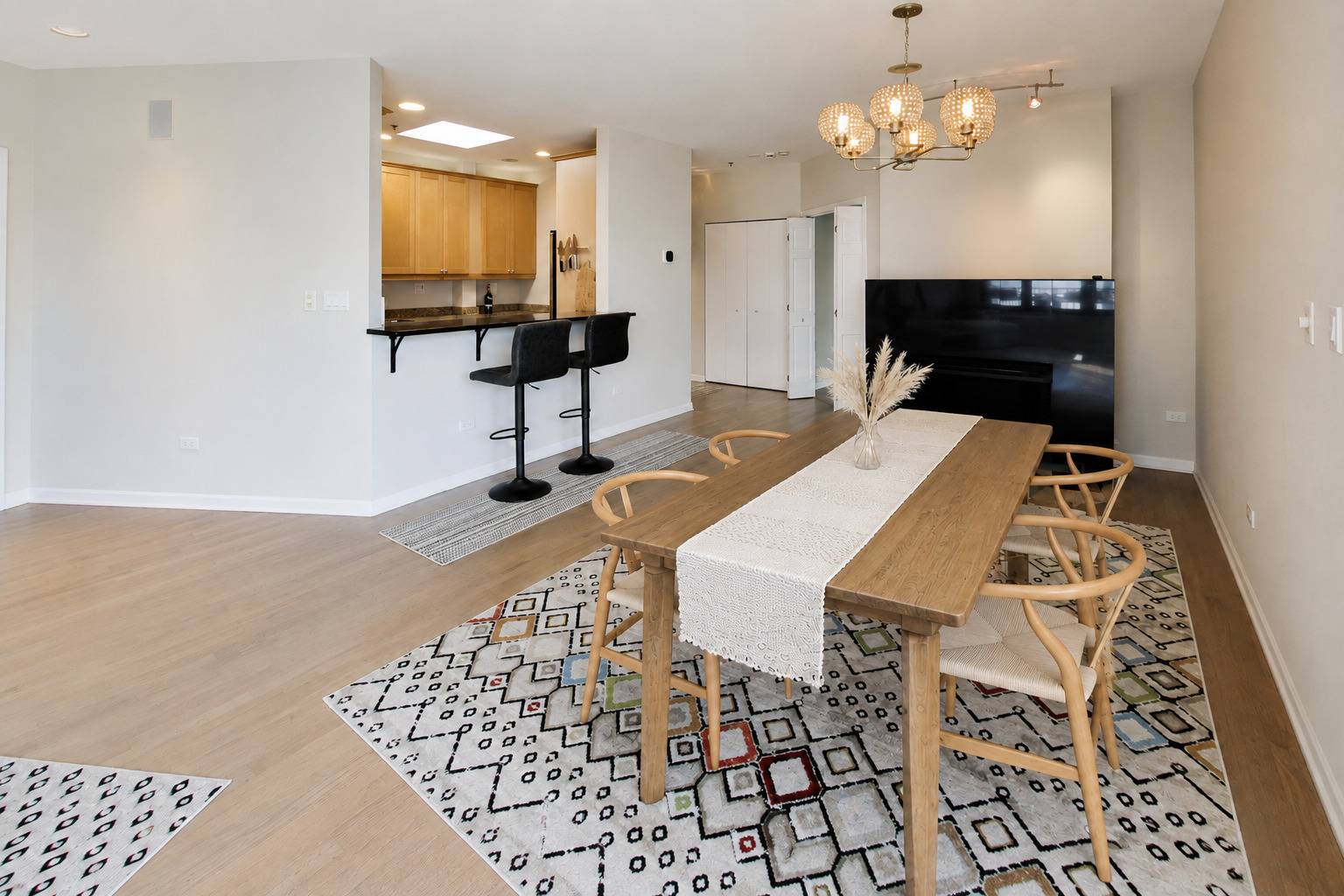 520 W Huron ST #704, Chicago, IL 60654