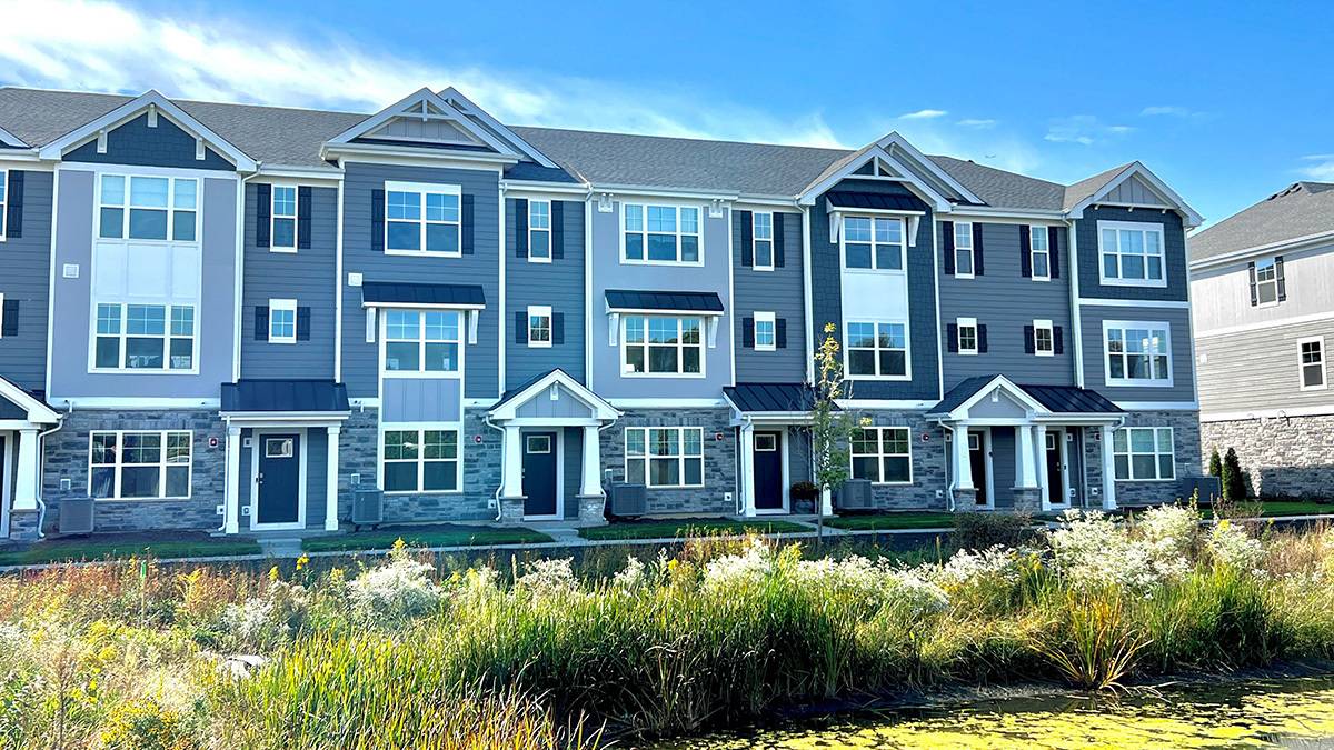 293 Basin CT, St. Charles, IL 60174