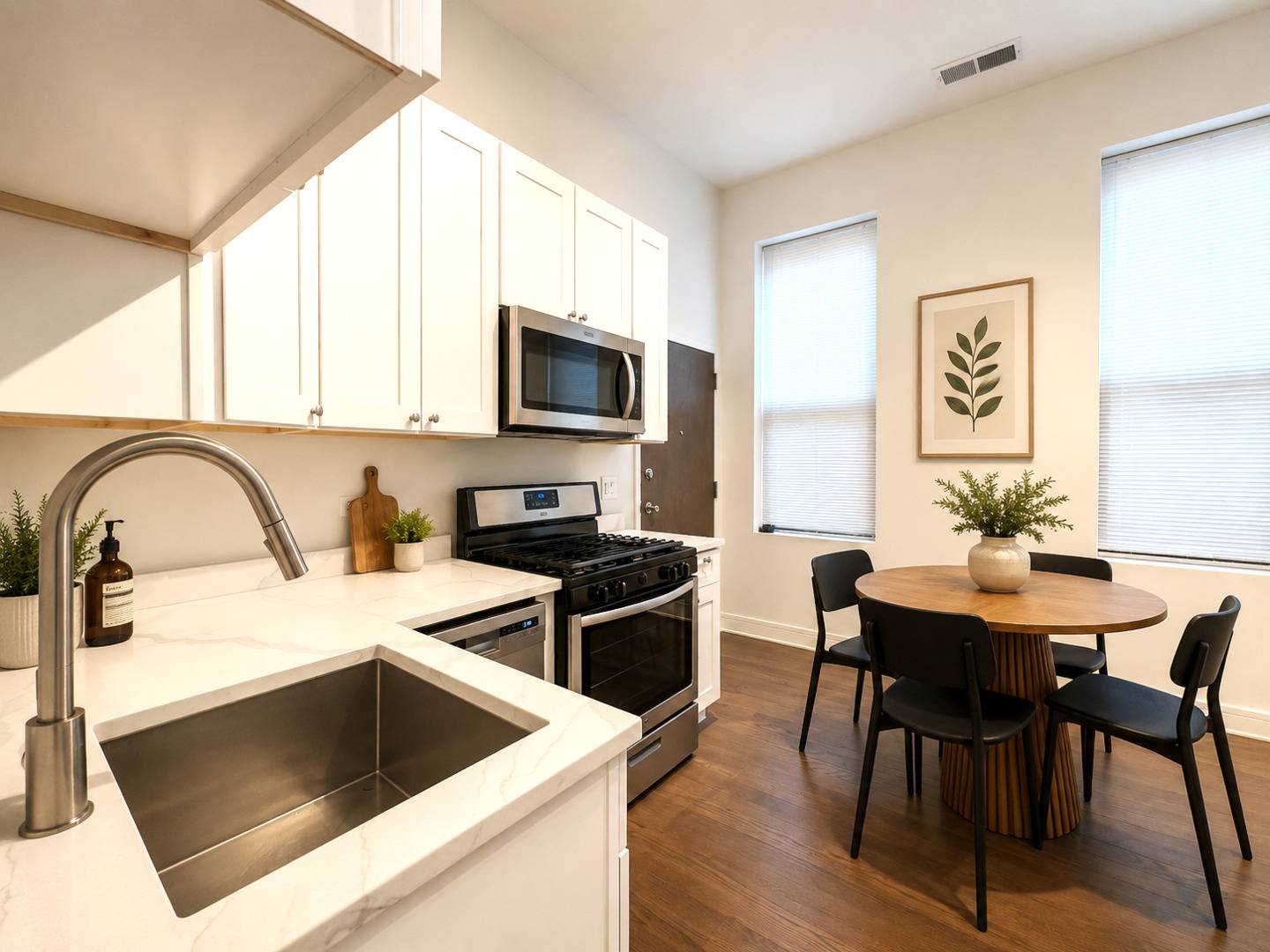 951 W Armitage AVE #2R, Chicago, IL 60614