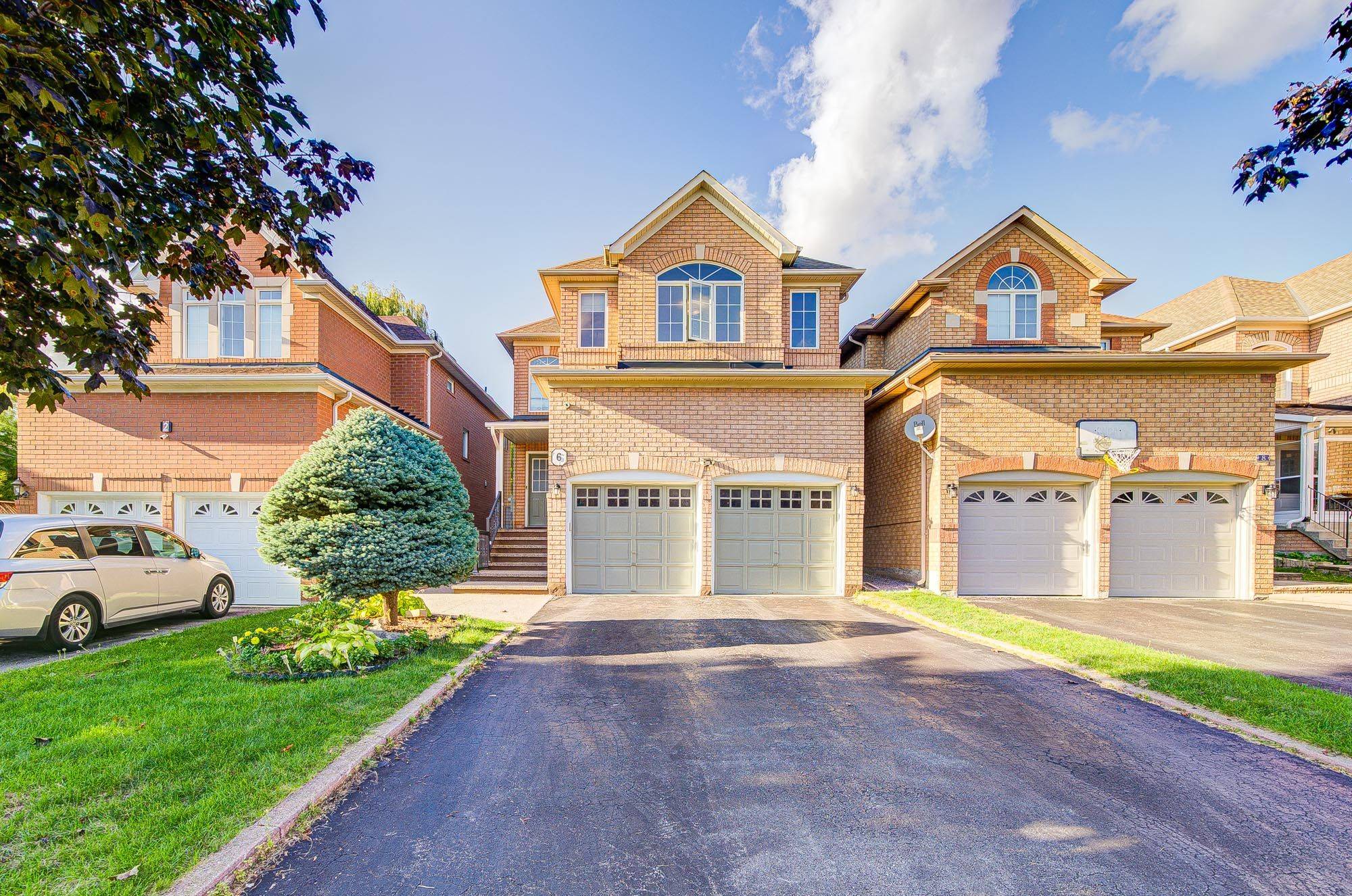6 Sapphire DR, Richmond Hill, ON L4S 2E4