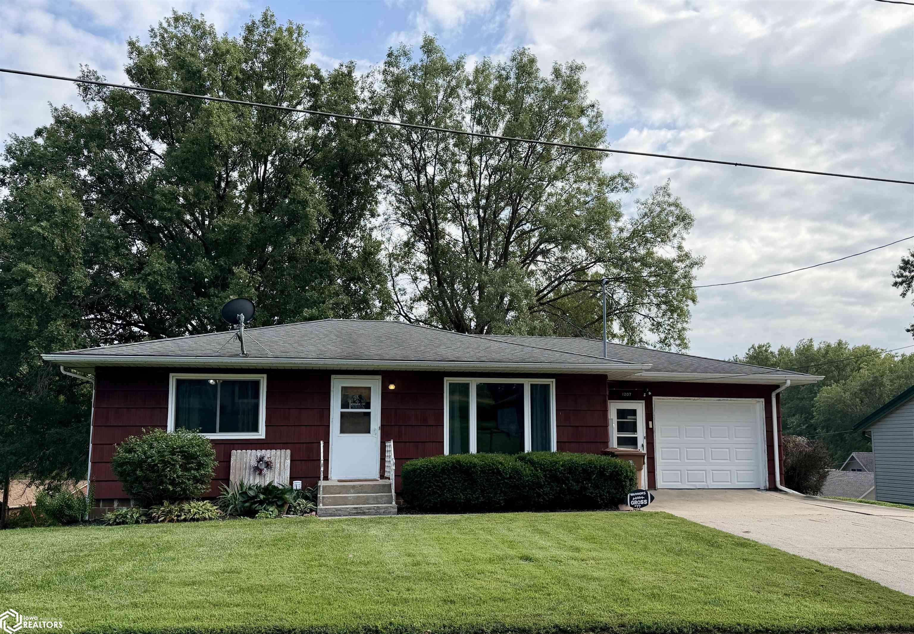 1207 N Division ST, Audubon, IA 50025