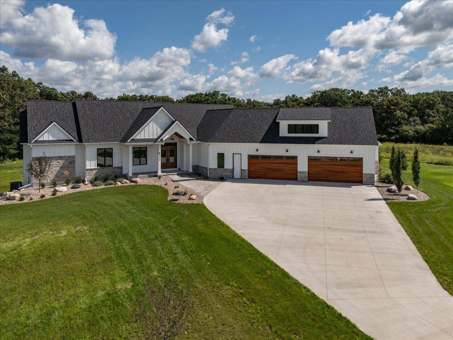4868 Royal Oaks CIR SW, Rochester, MN 55902