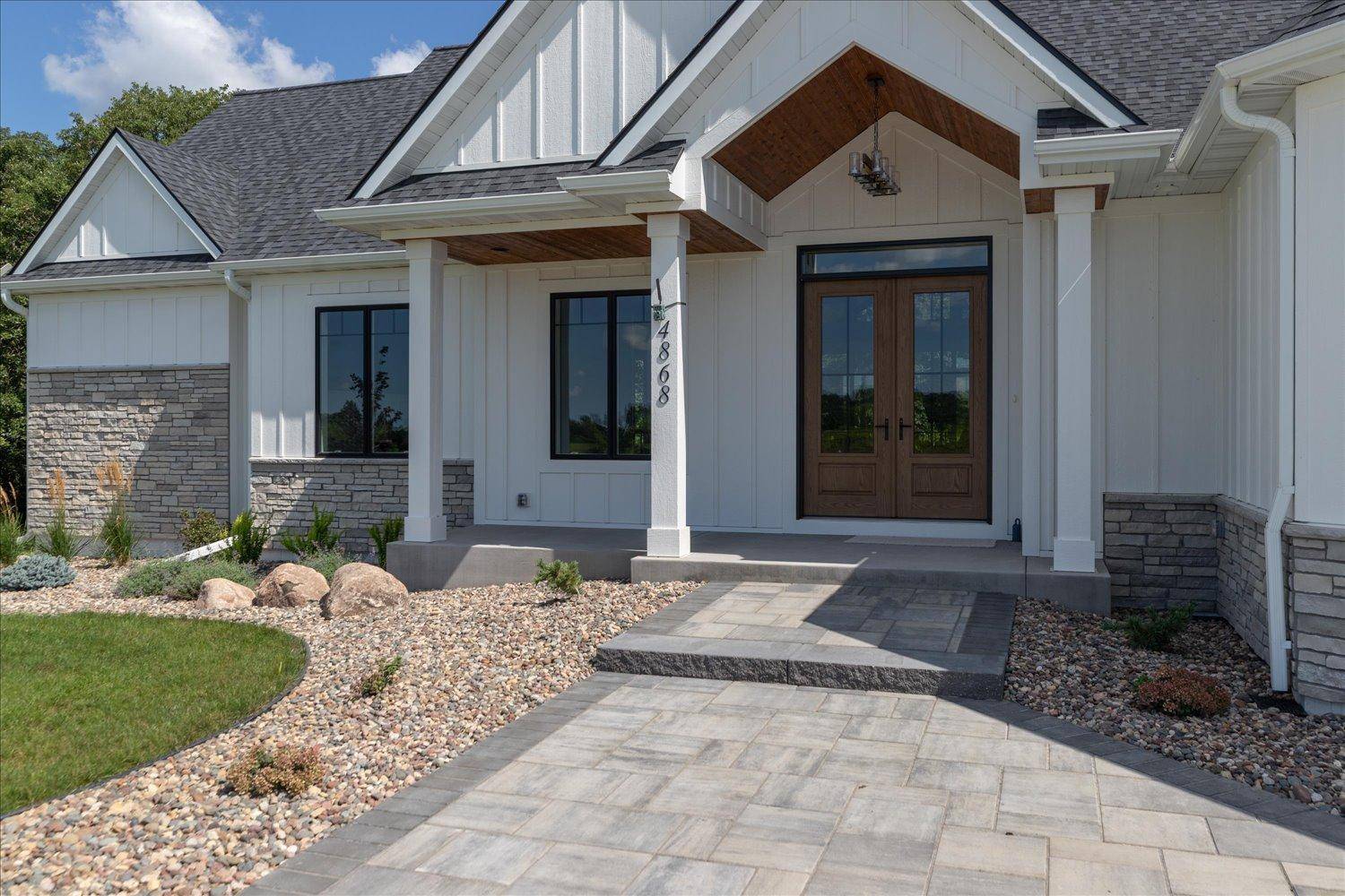 4868 Royal Oaks CIR SW, Rochester, MN 55902