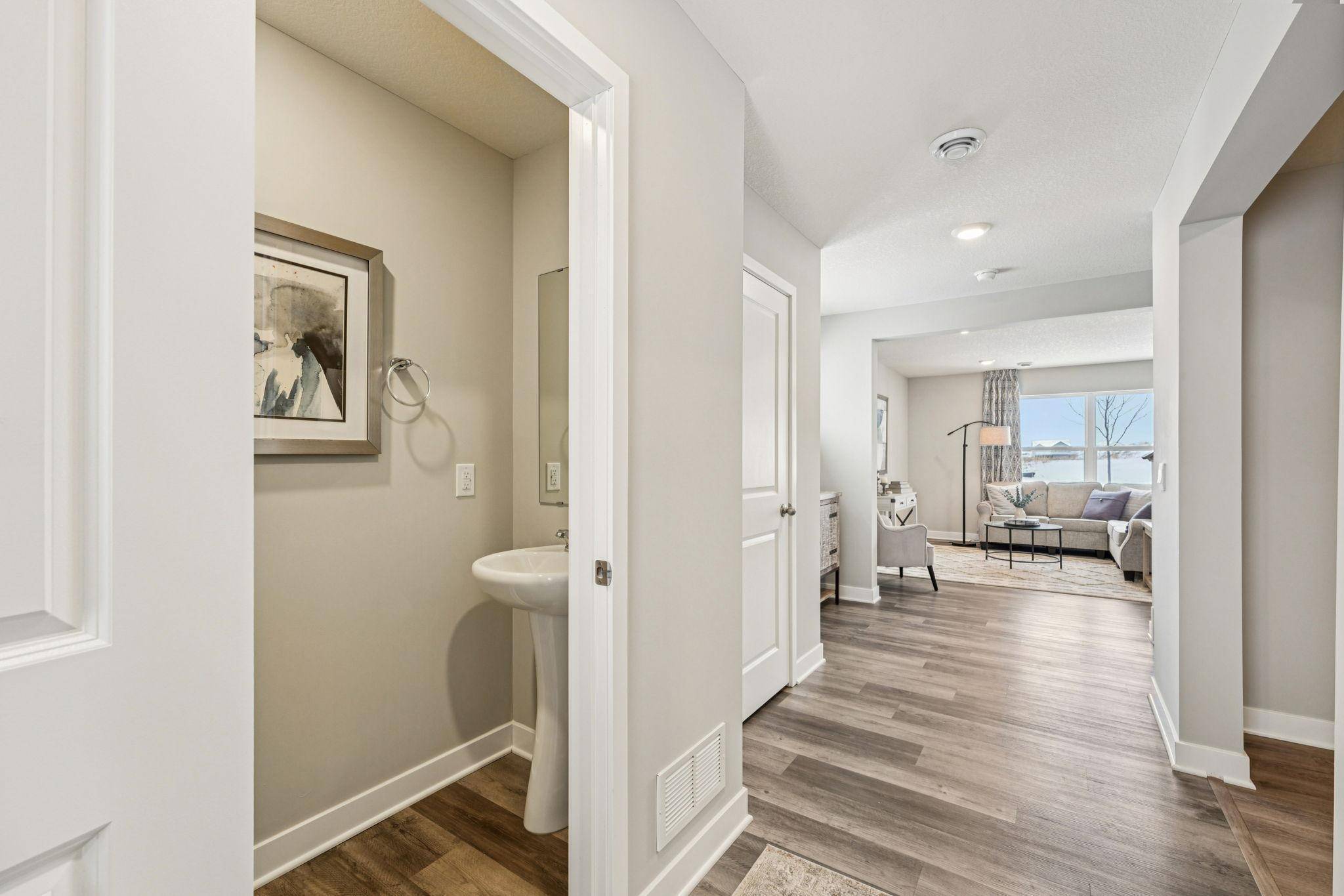 1908 Highview TER, Shakopee, MN 55379