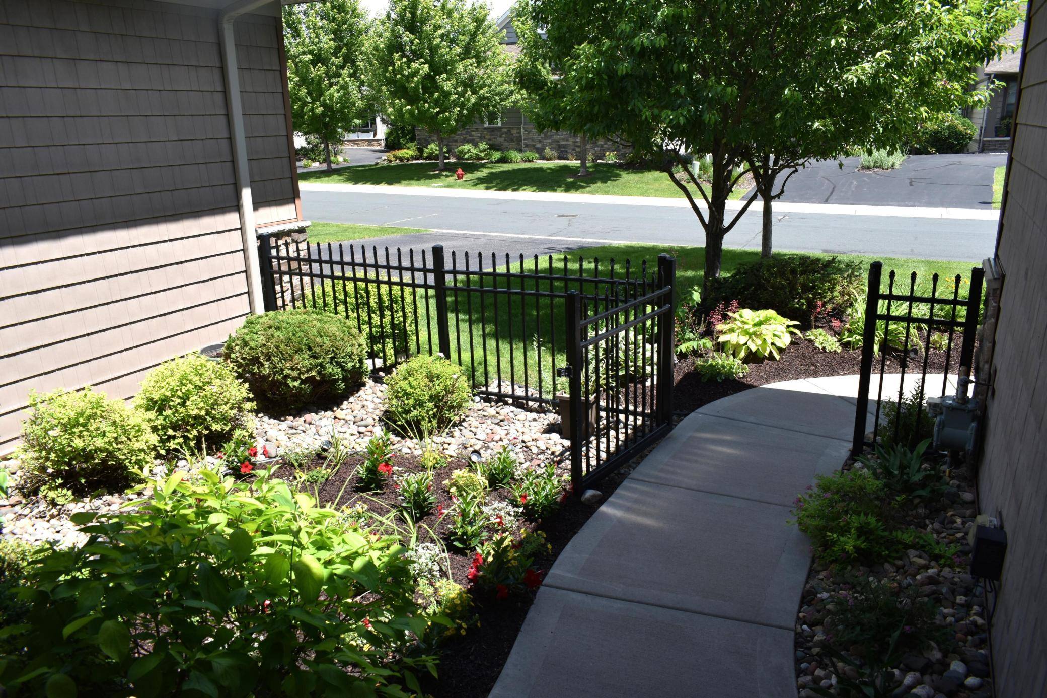 10726 Lyndale Bluffs TRL, Bloomington, MN 55420
